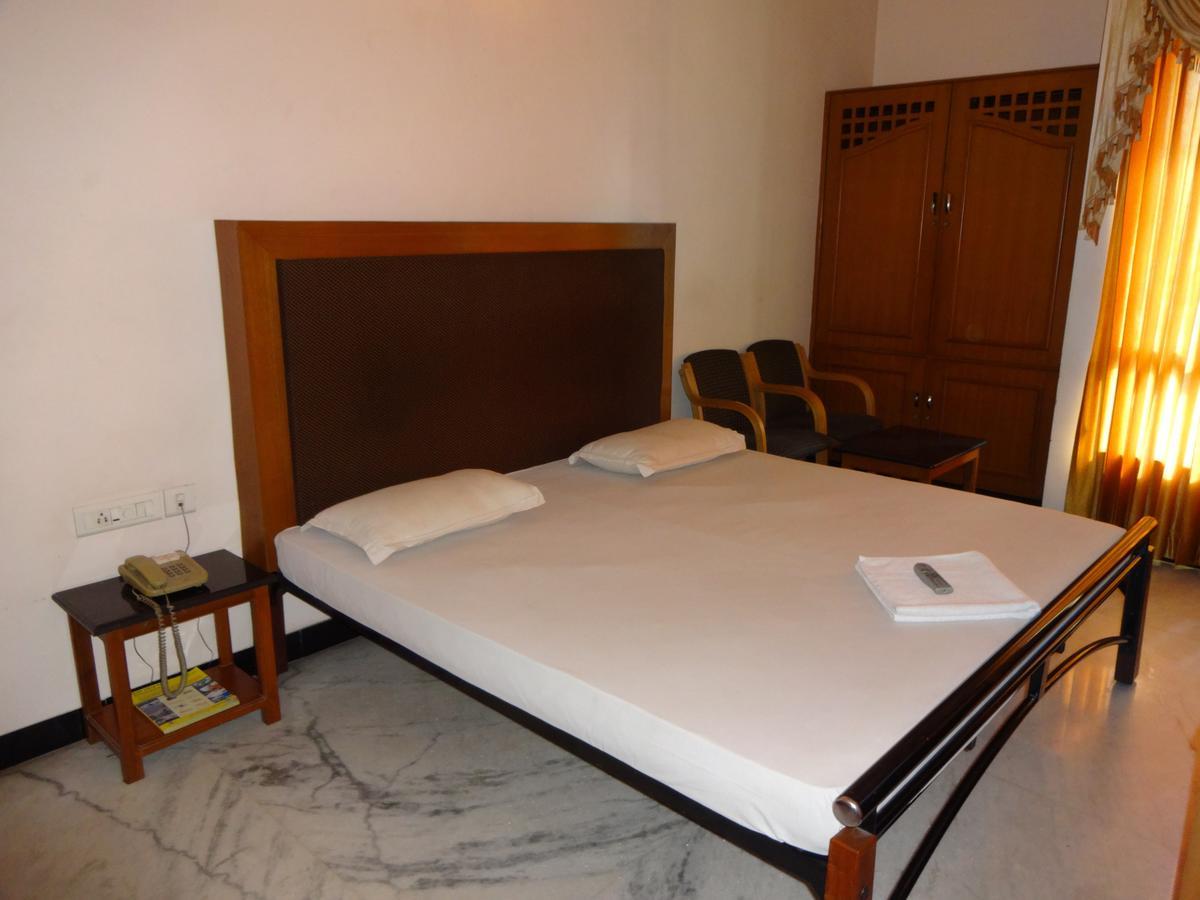 Hotel Grand Palace Coimbatore Esterno foto