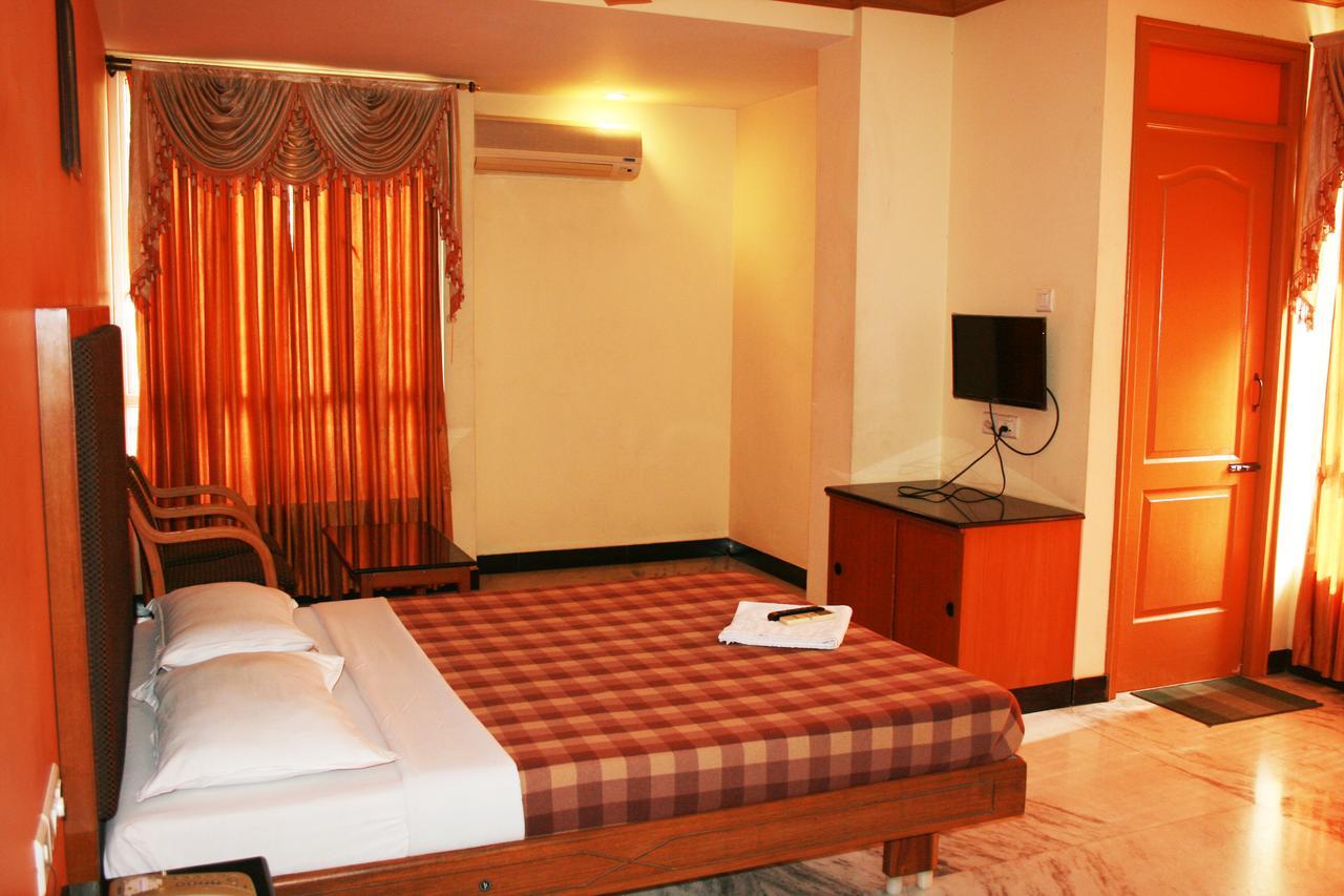 Hotel Grand Palace Coimbatore Esterno foto